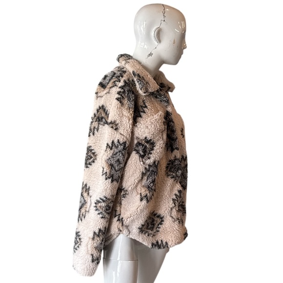 Thread & Supply Mojave Desert Aztec Ivory & Grey Sherpa Teddy Jacket Size M - Picture 5 of 15
